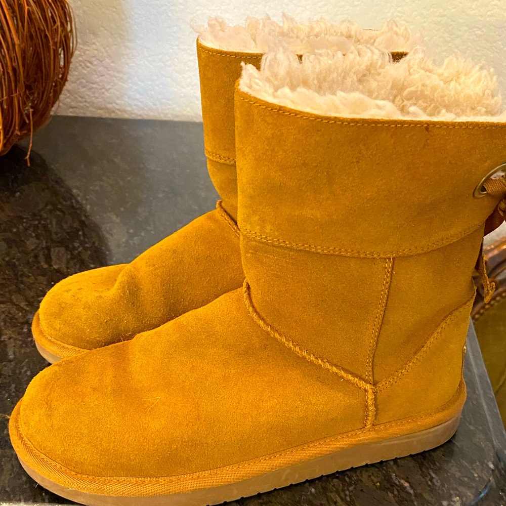 Kookaburra by Uggs